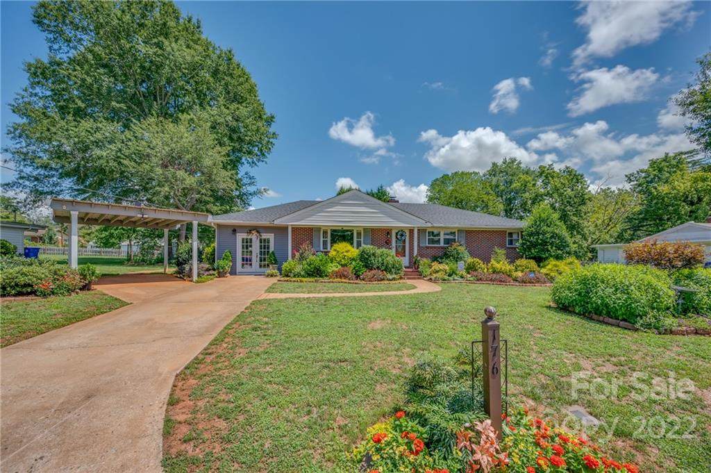 176 Crestview Street - Photo 1
