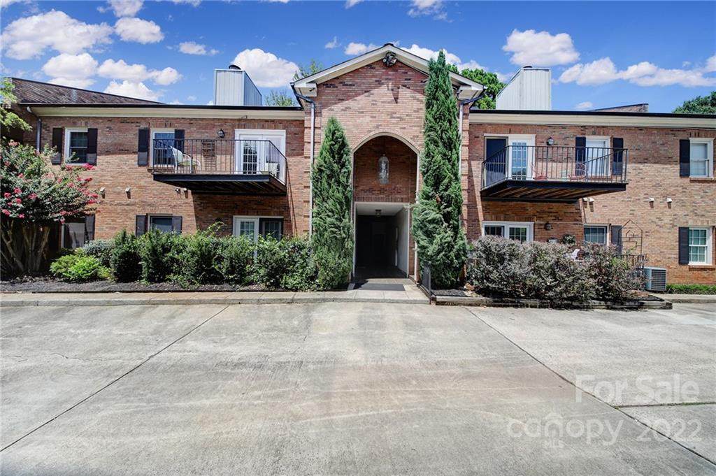 1012 Queens Road - Photo 1