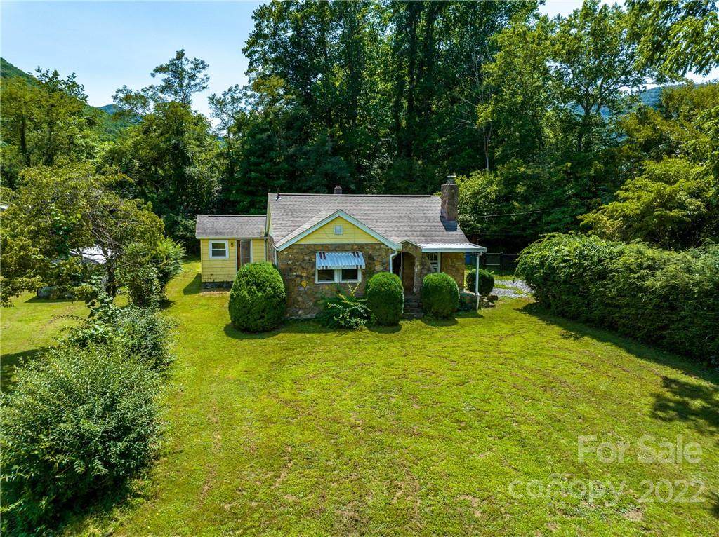 576 Davis Creek Road - Photo 1