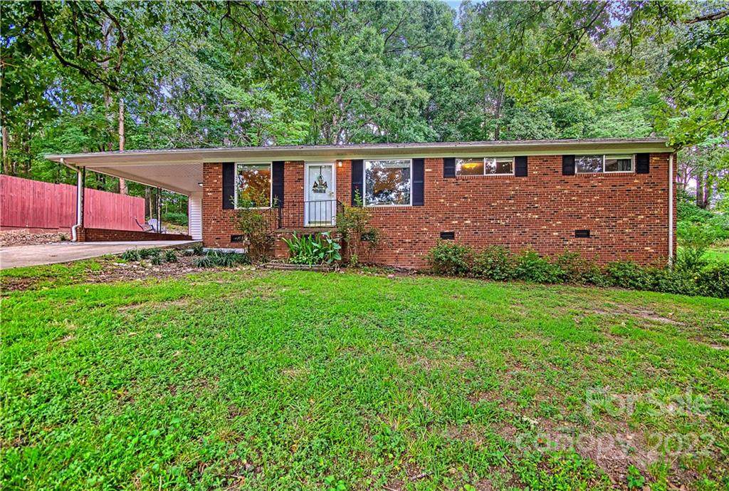 1535 Maplewood Avenue - Photo 1