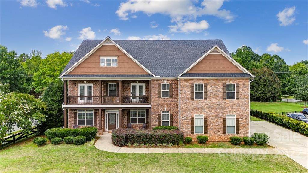 1604 Laurel Hill Drive - Photo 1