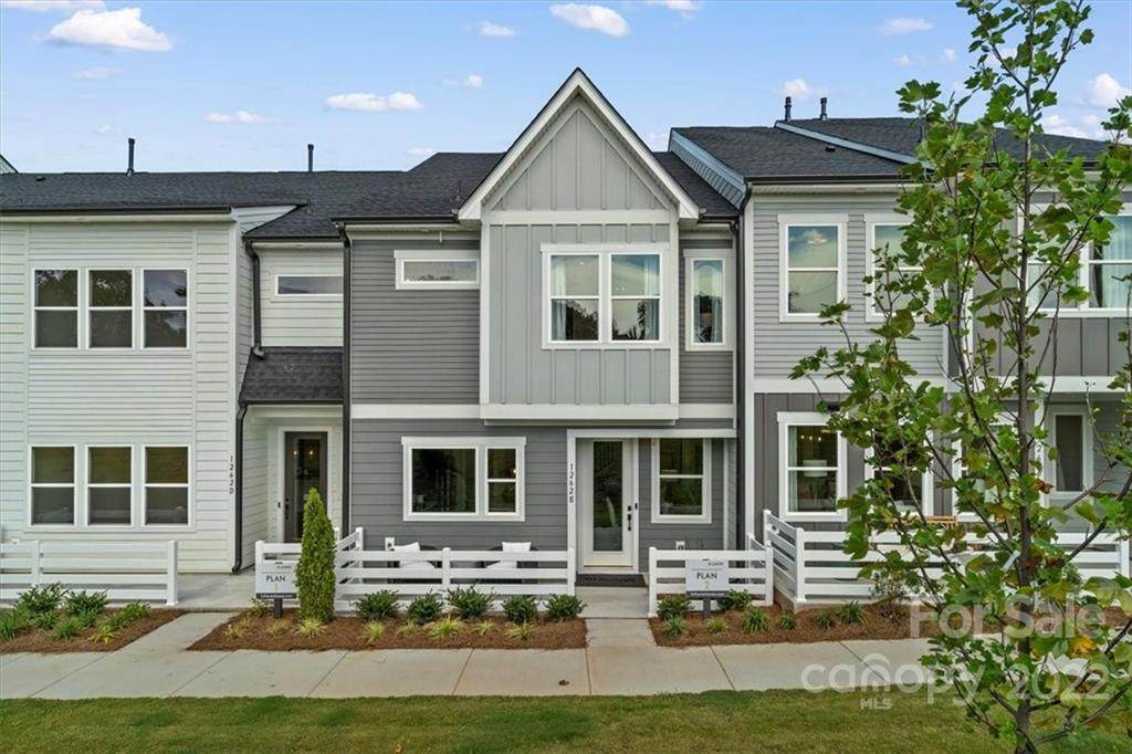 118 - B Isleworth Avenue - Photo 1