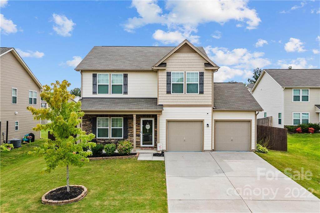 1717 Sawtooth Court - Photo 1