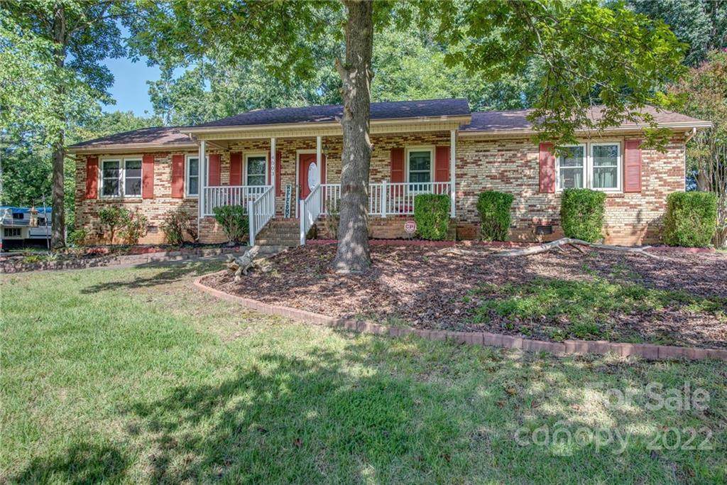 4003 Wimbledon Drive - Photo 1
