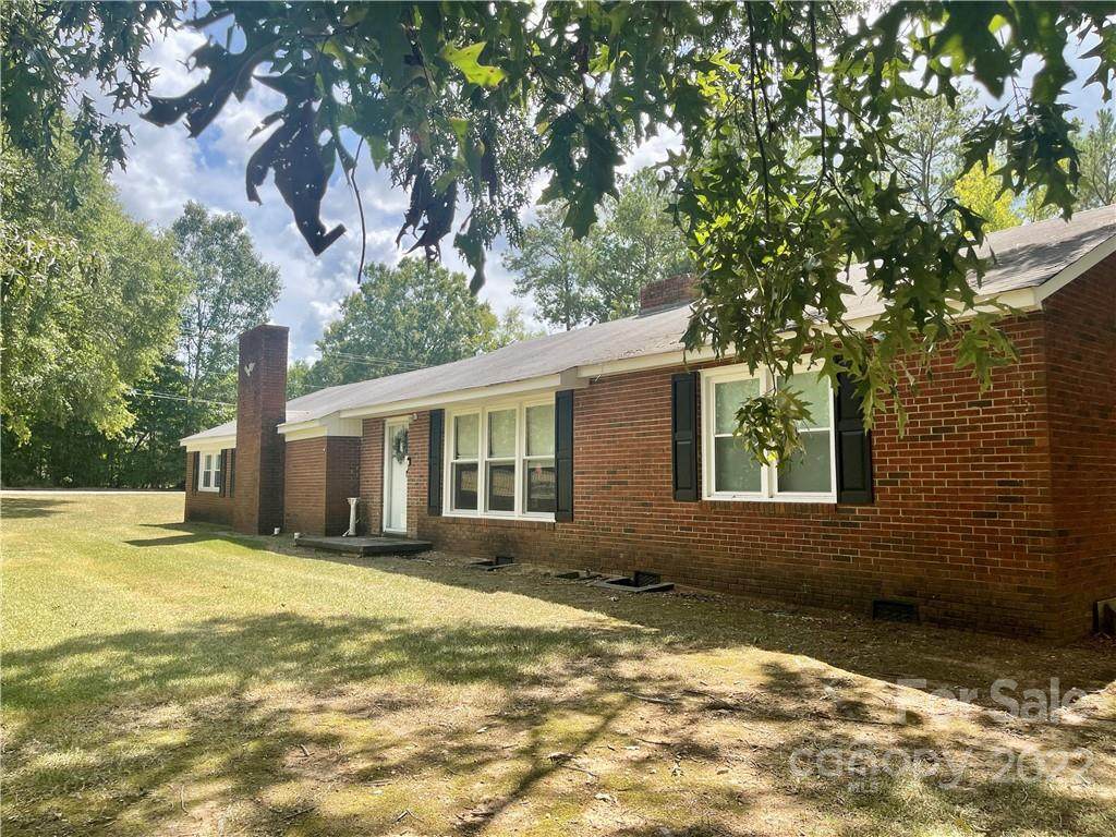 1105 University Drive - Photo 1