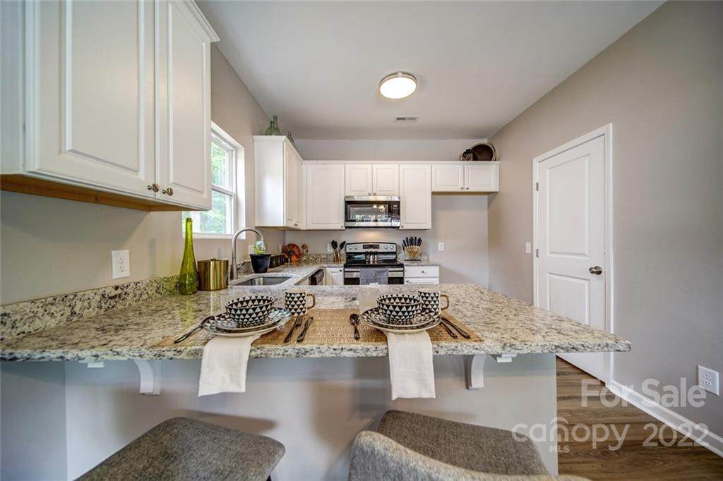 1012 7th Street - Photo 1