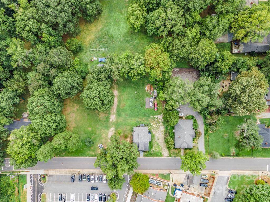 727 Oak Street - Photo 1