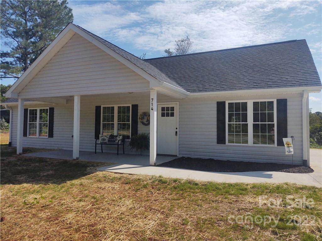714 Hudlow Road - Photo 1