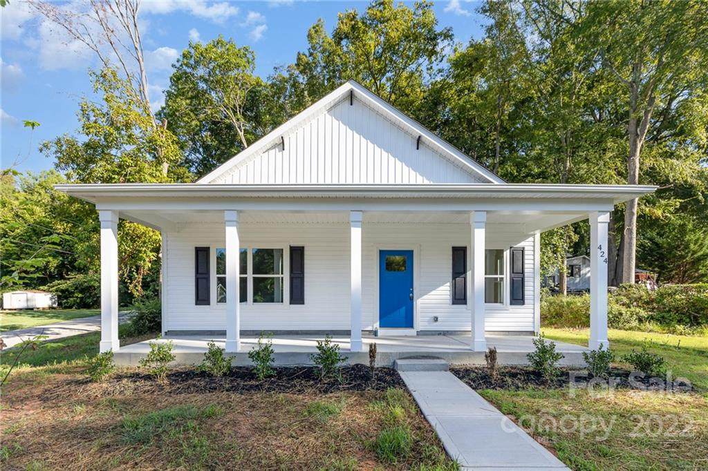 424 Castlewood Circle - Photo 1