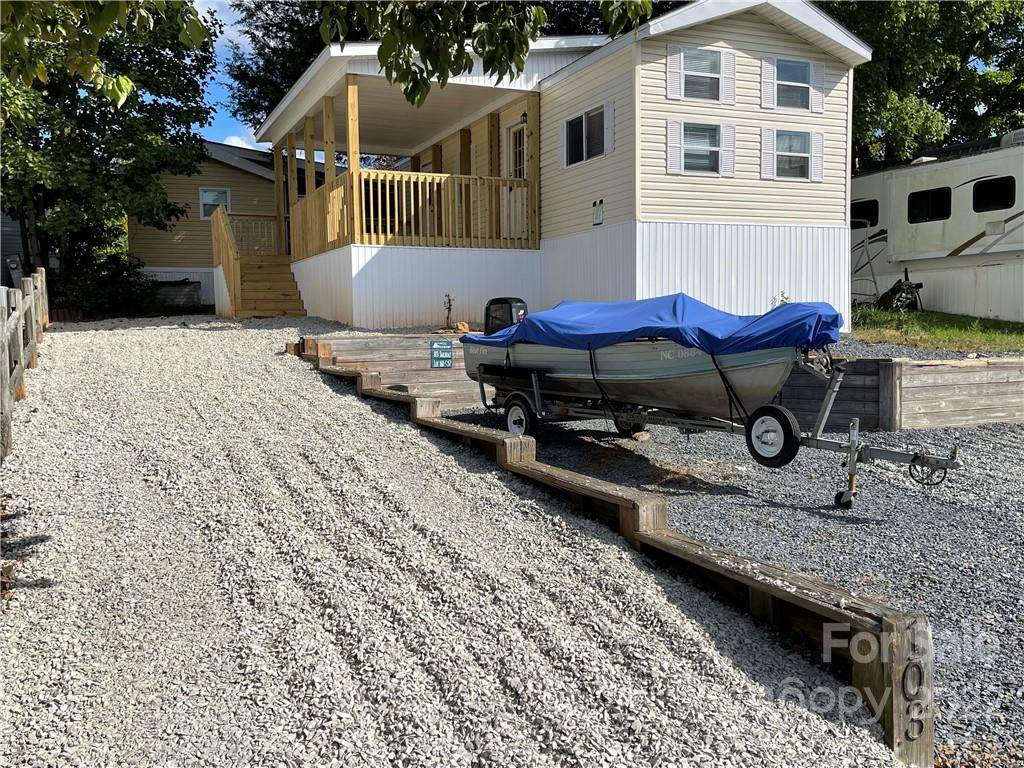 103 Sailboat Drive - Photo 1