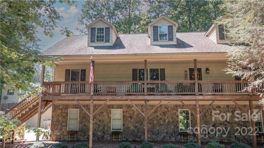 1001 Hawthorne Drive - Photo 1