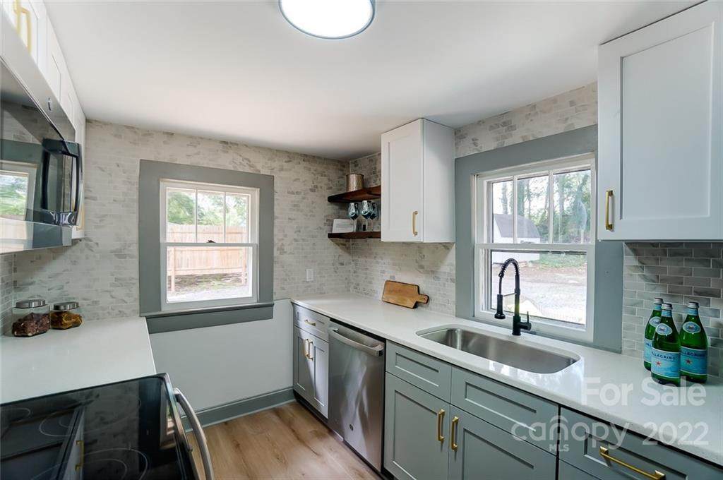 2106 Temple Street - Photo 1