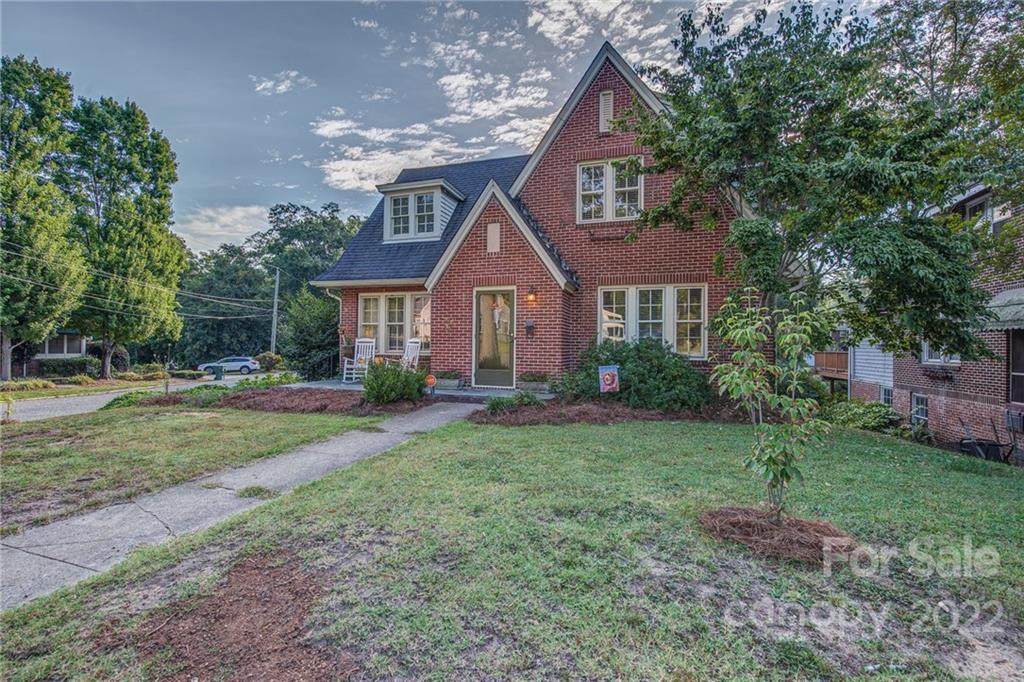 702 Lee Street - Photo 1