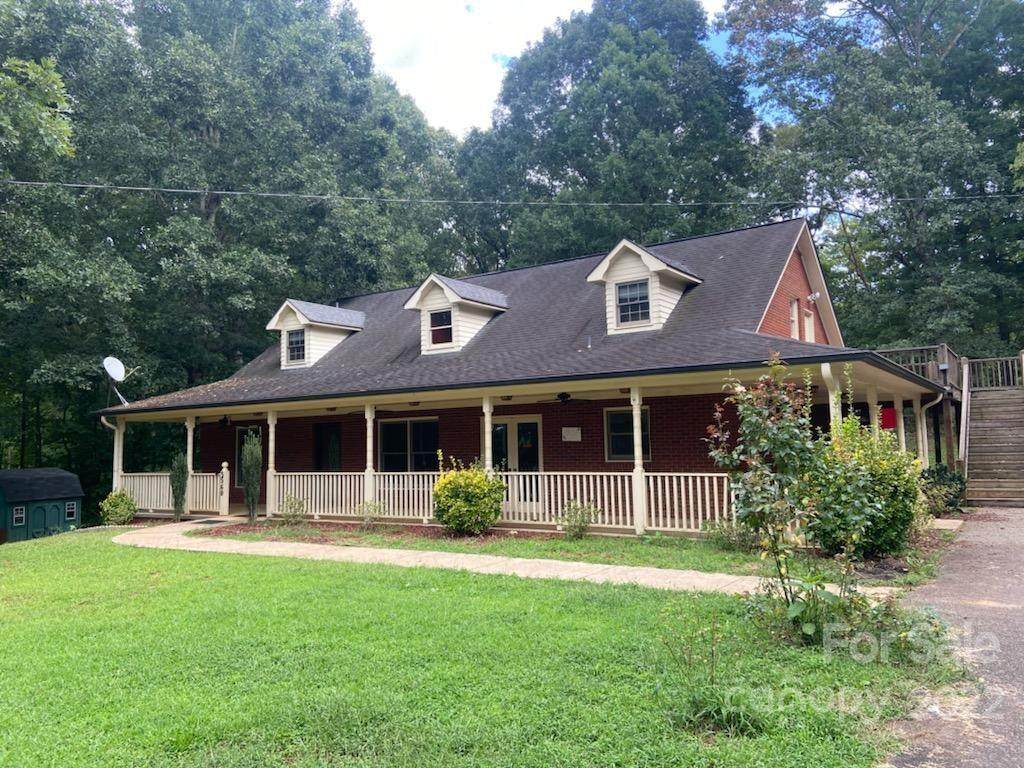 5560 White Oaks Drive - Photo 1
