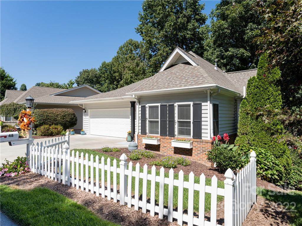 48 Carriage Summitt Way - Photo 1