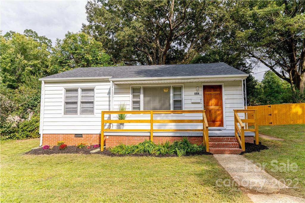 604 Craig Street - Photo 1