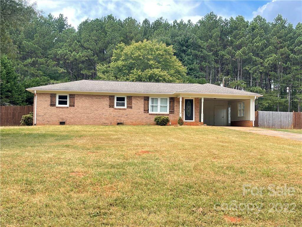 6272 Crowders Circle - Photo 1