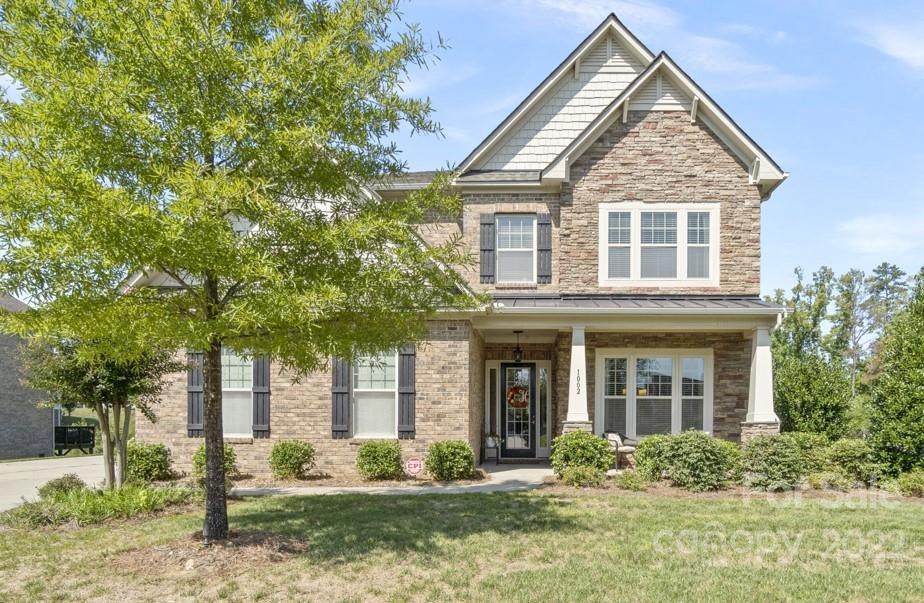 1002 Twin Pines Drive - Photo 1