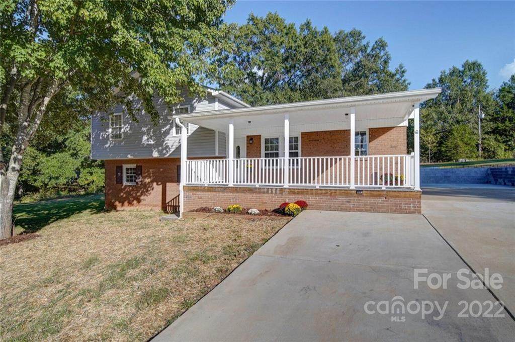 706 Red Cedar Lane - Photo 1
