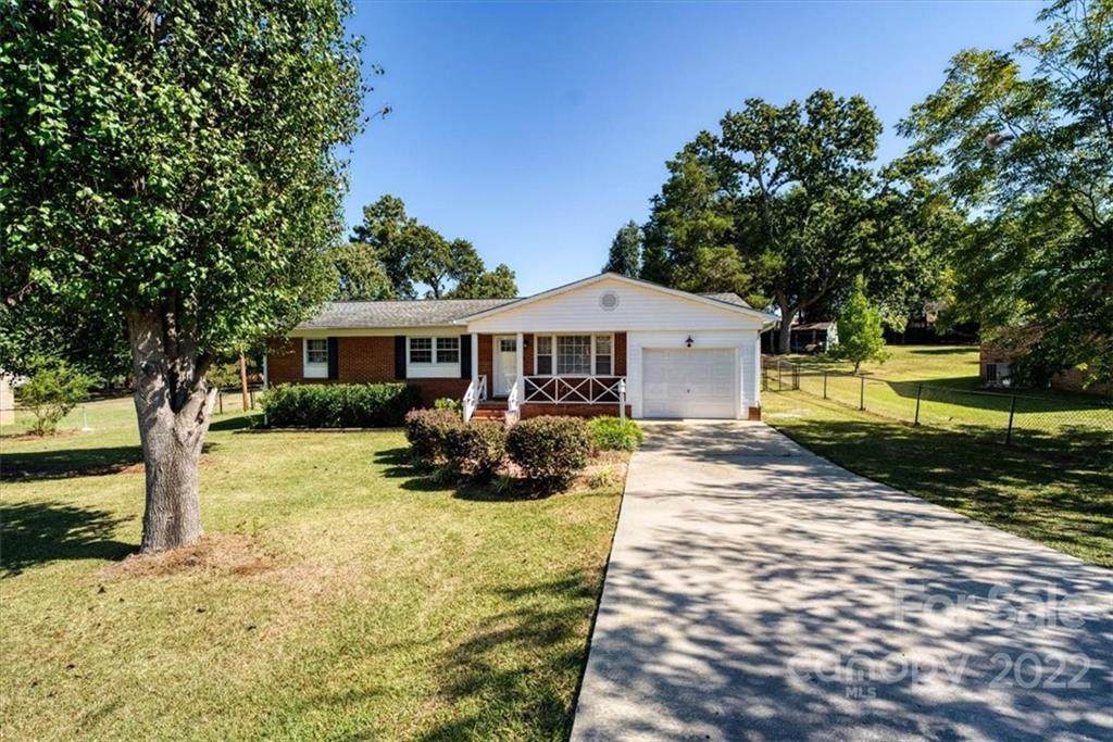 1061 Greenbriar Drive - Photo 1