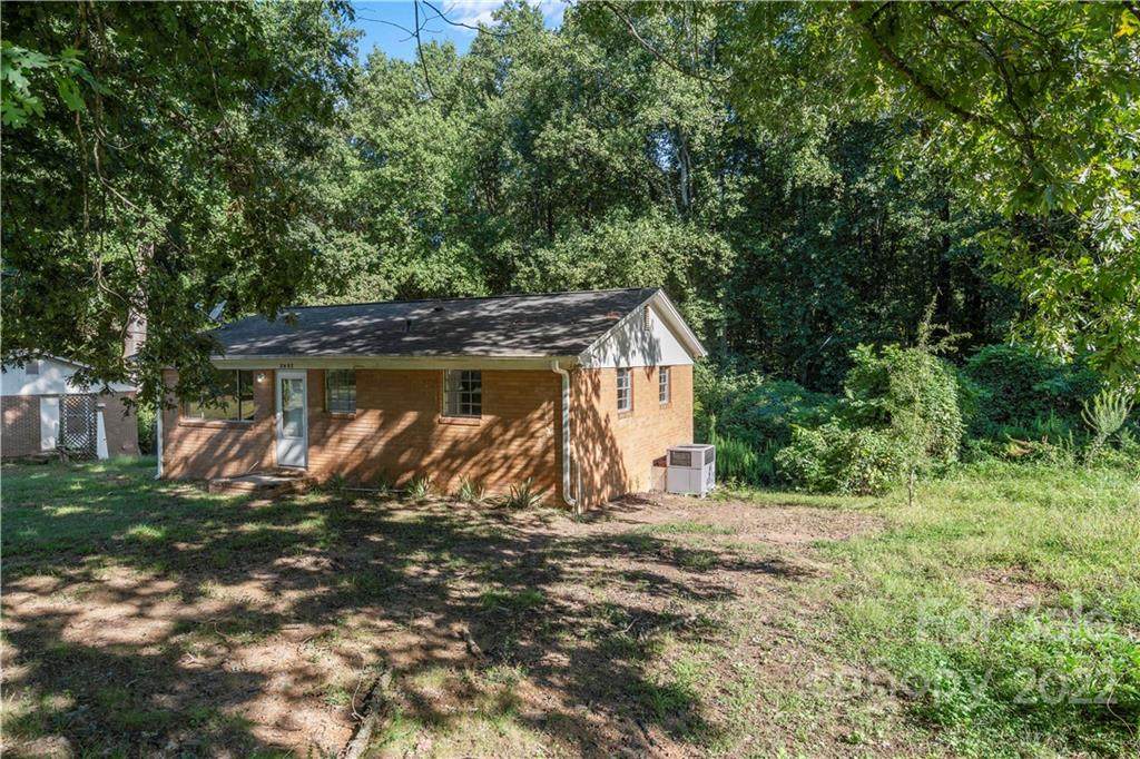 2452 Twin Avenue - Photo 1