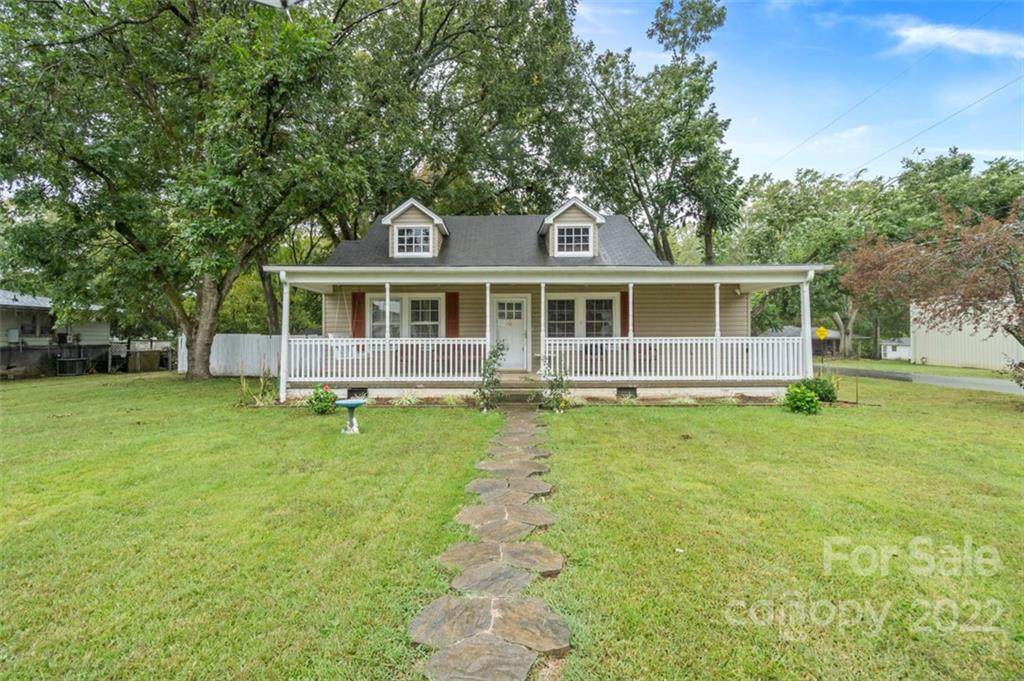 1710 Kings Road - Photo 1