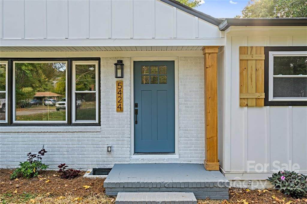 5424 Lantana Avenue - Photo 1