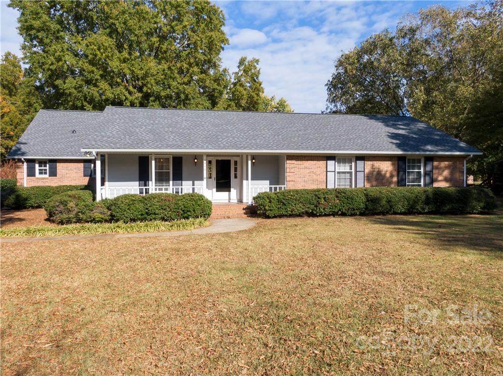 5510 Foxcrest Drive - Photo 1