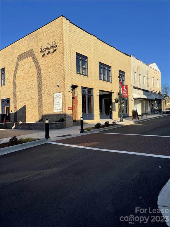 140 Mountain Street - Photo 1