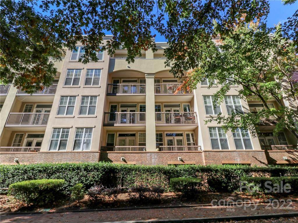 405 7th Street - Photo 1