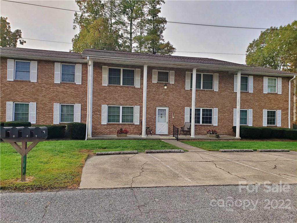 100 Falling Waters Road - Photo 1