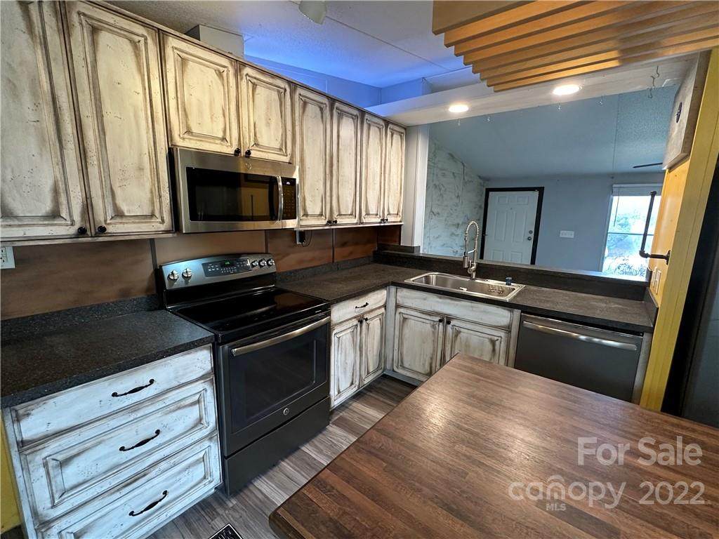 3872 Cross Creek Drive - Photo 1