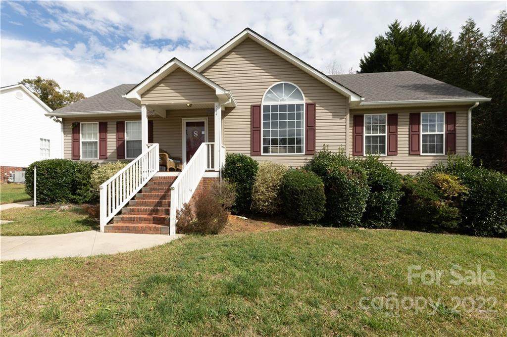 544 Menzies Drive - Photo 1