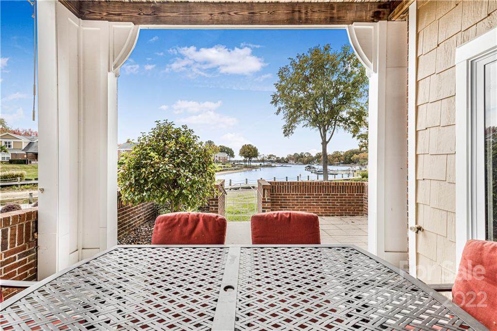 18611 Harborside Drive - Photo 1
