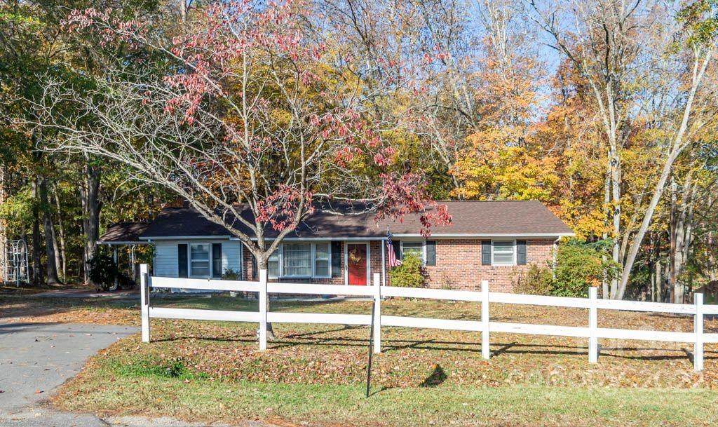 1825 Old Lynwood Circle - Photo 1