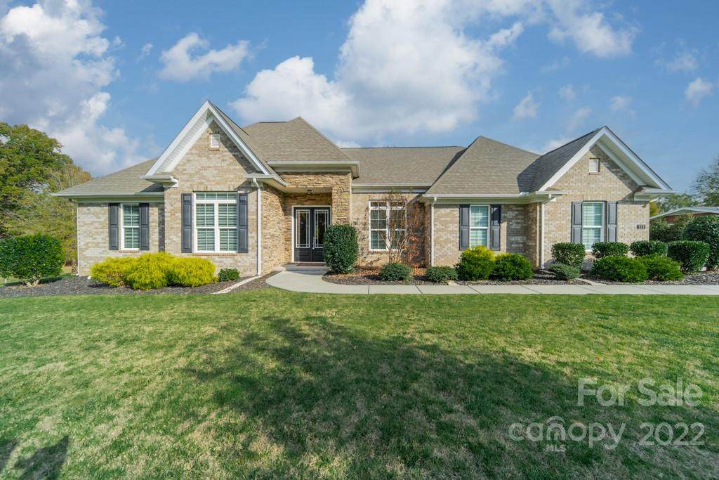 917 Oak Forest Drive - Photo 1