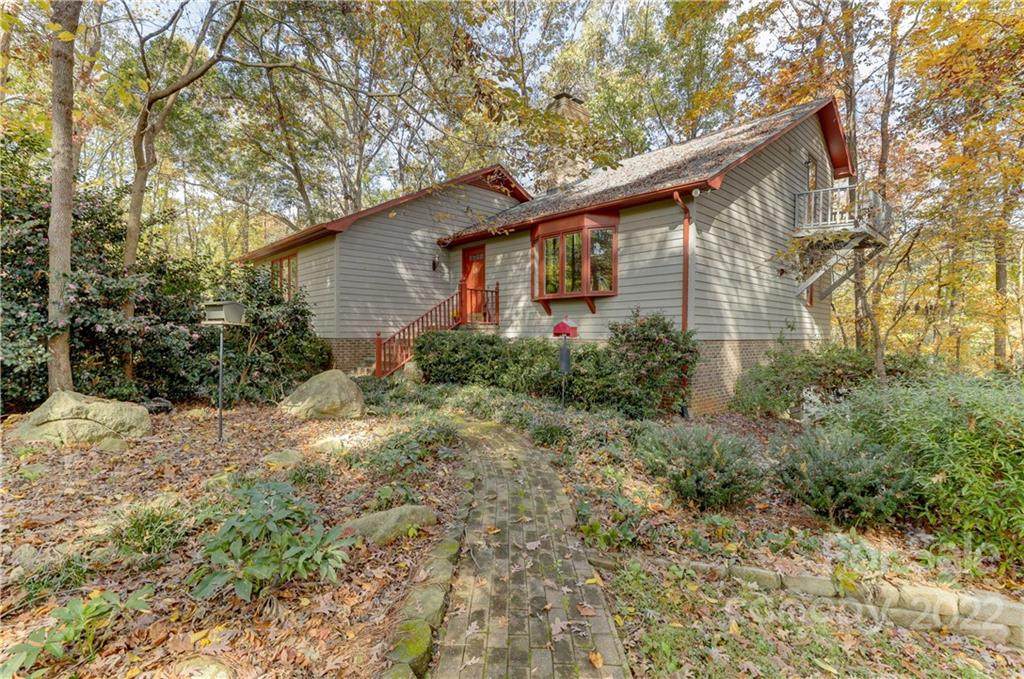 1830 Hazelwood Court - Photo 1