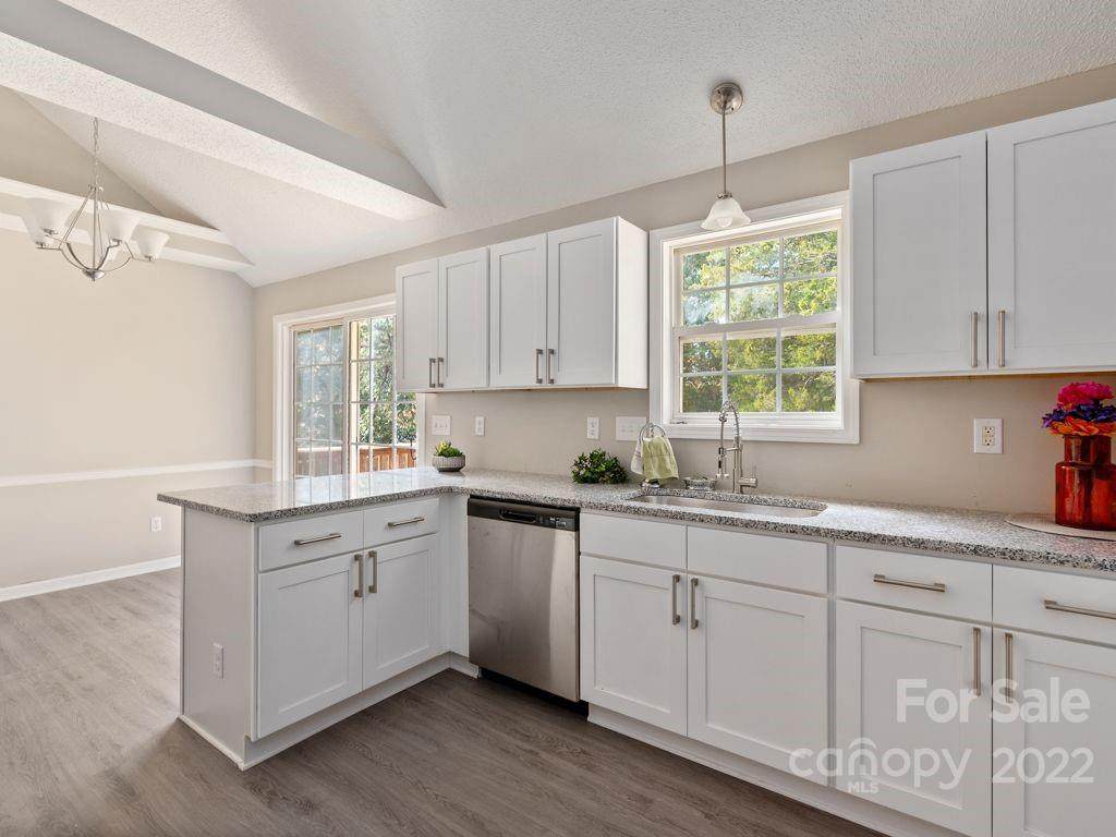 332 Masters Drive - Photo 1