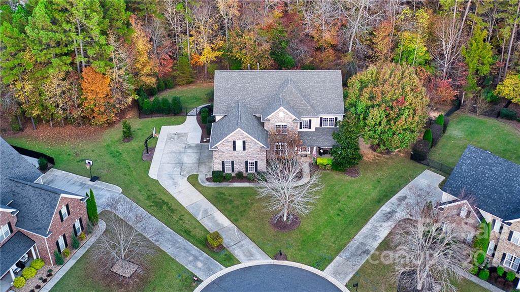 724 Cavendish Lane - Photo 1