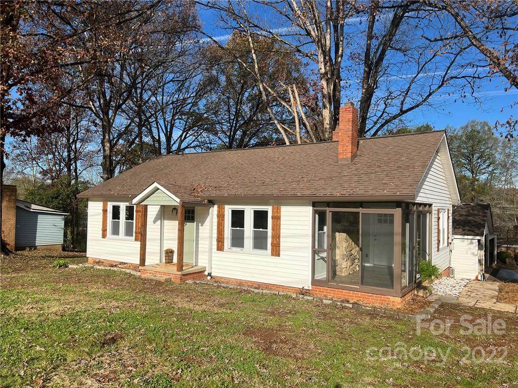 302 24th Street - Photo 1