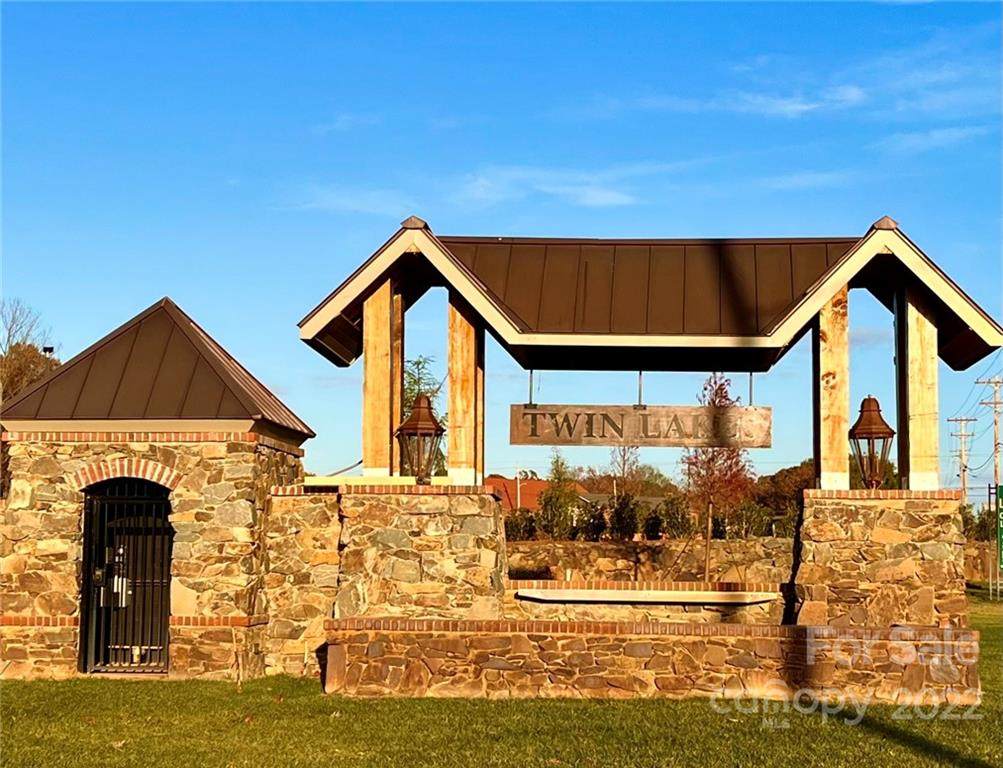 106 Pecan Cove Lane - Photo 1