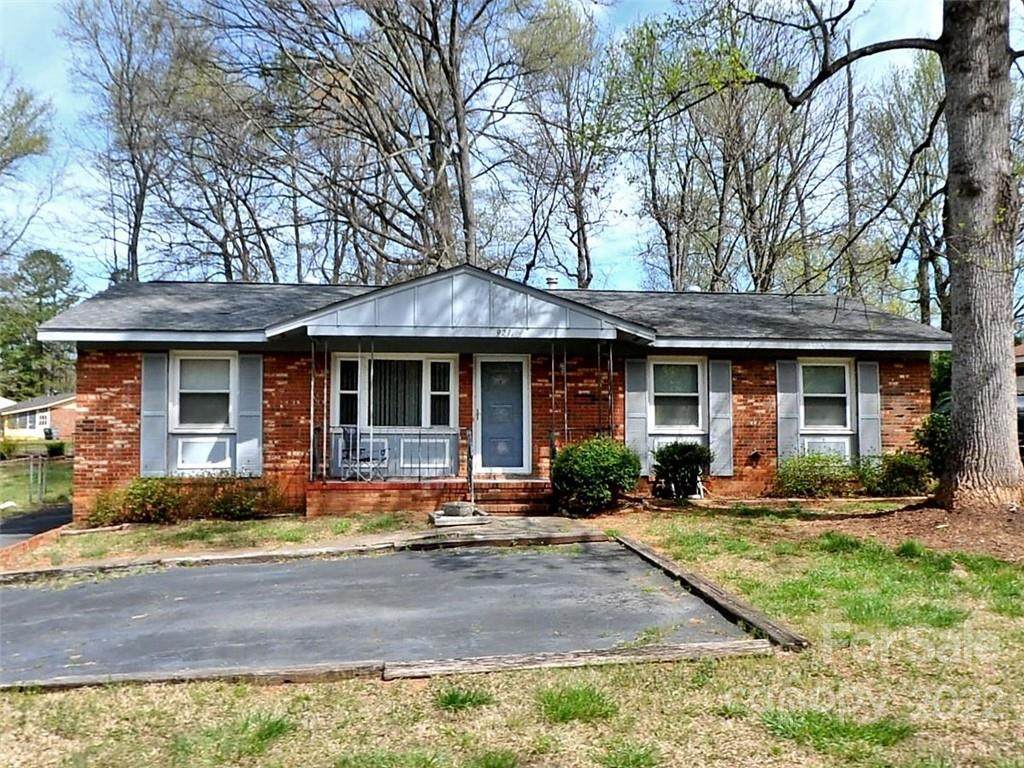 921 Carrington Drive - Photo 1