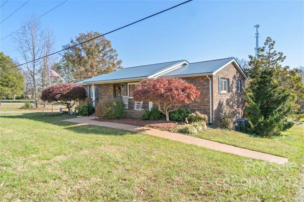 821 Tomlin Mill Road - Photo 1