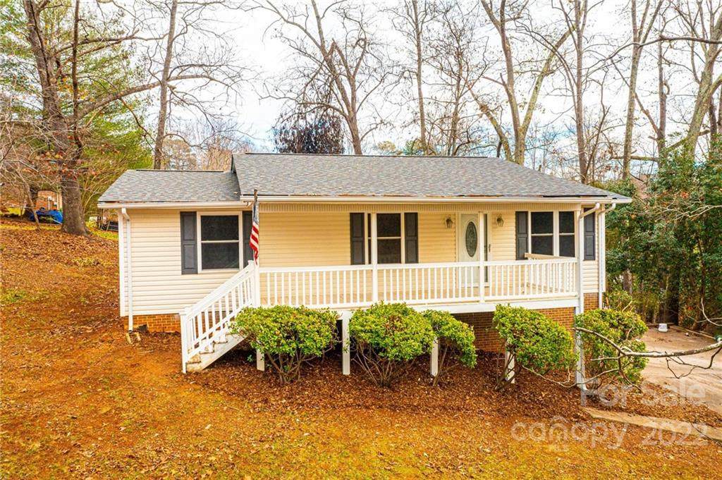 1041 Carswell Street - Photo 1