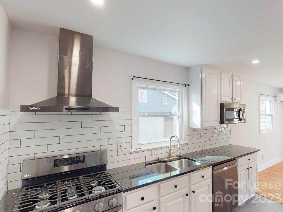 905 Spruce Street - Photo 1