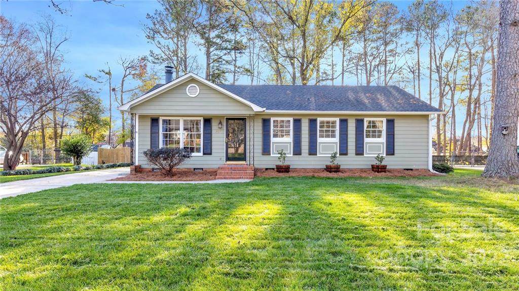 307 Vinecrest Drive - Photo 1