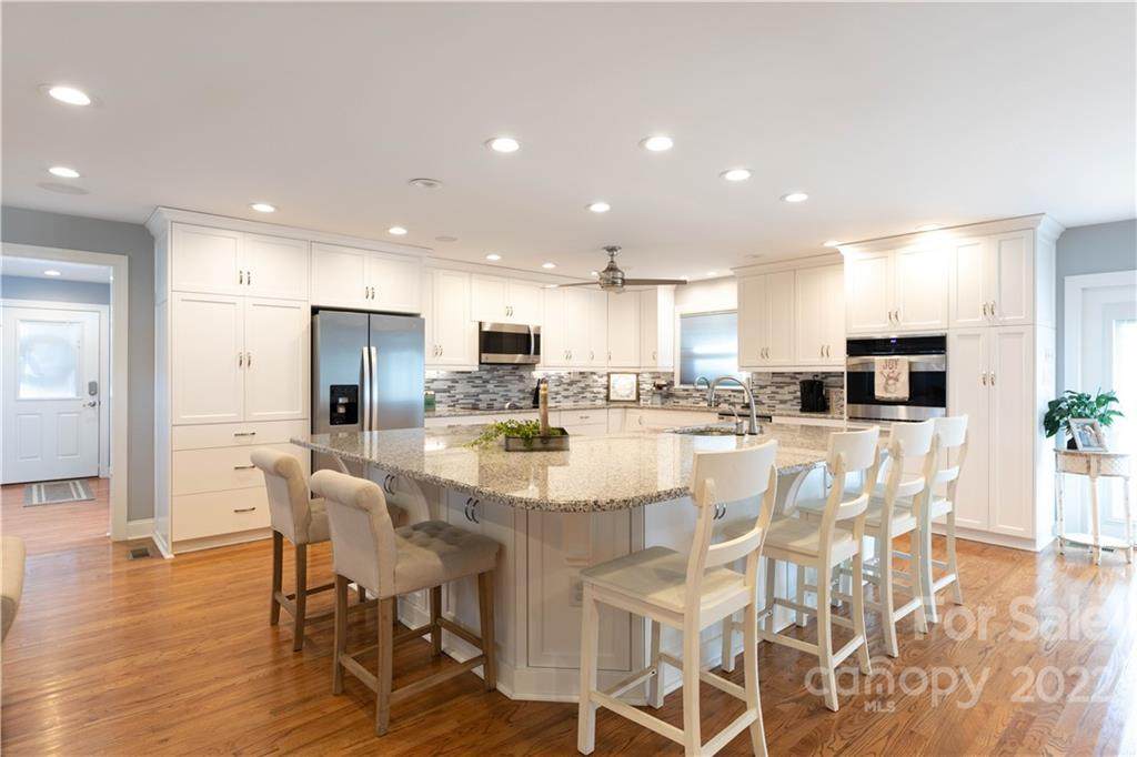 2079 Eastview Road - Photo 1