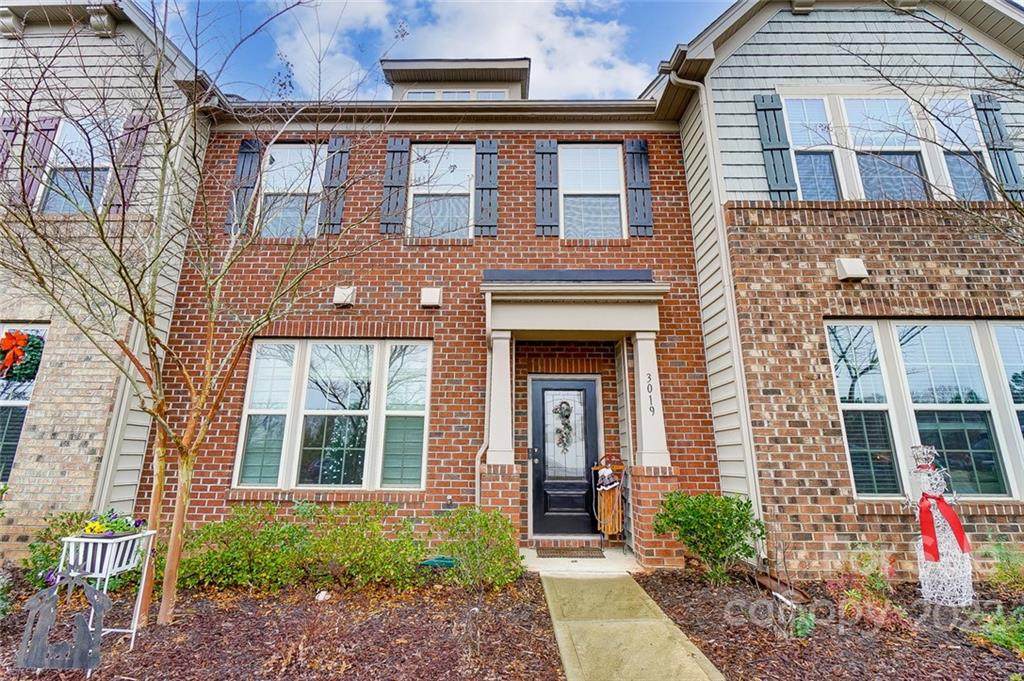 3019 Honeylocust Lane - Photo 1