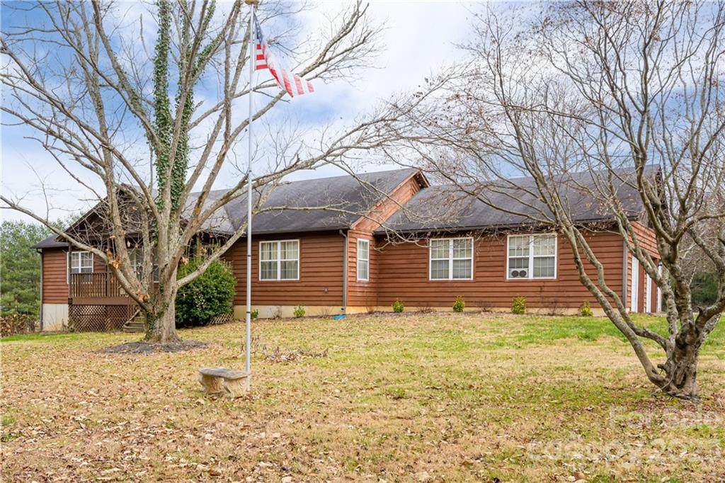 711 Crest Road - Photo 1