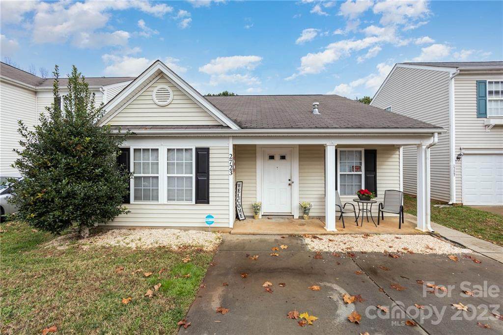 2723 Oasis Lane - Photo 1